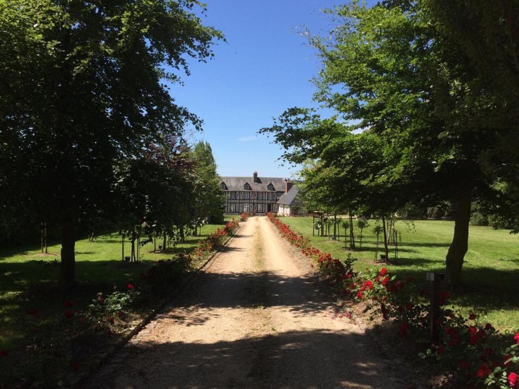 La Gloriette Gite Situe Dans La Propriete Dun Magnifique Manoir Vatteville المظهر الخارجي الصورة
